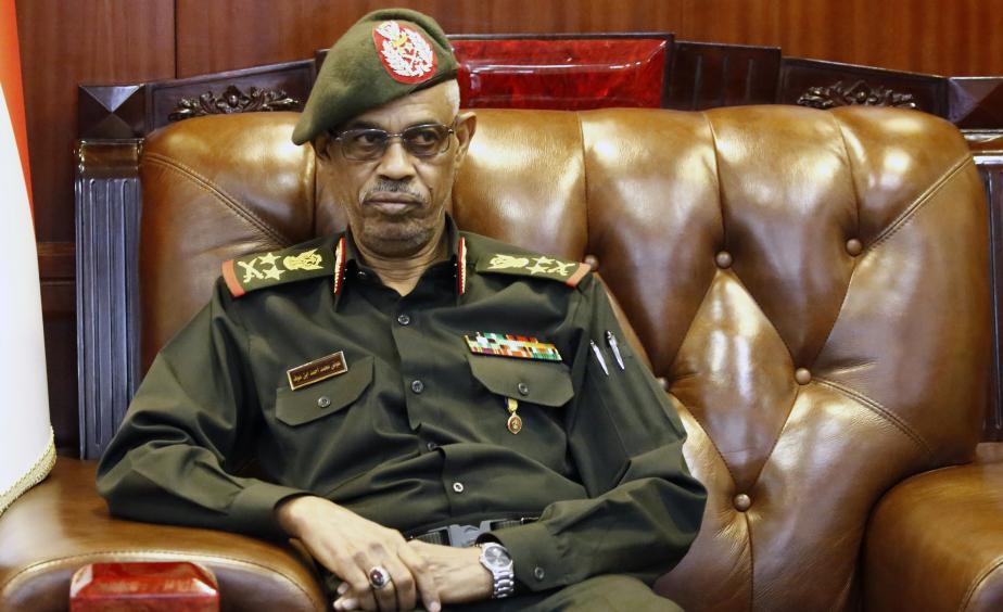 Menteri Pertahanan Sudan Mundur dari Kepala Dewan Militer Transisi